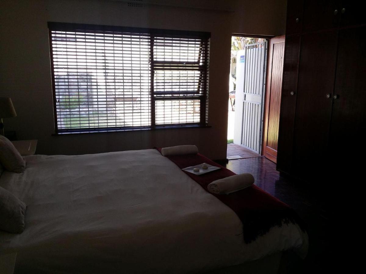 12 On Beach Guest House Saldanha Bay Buitenkant foto
