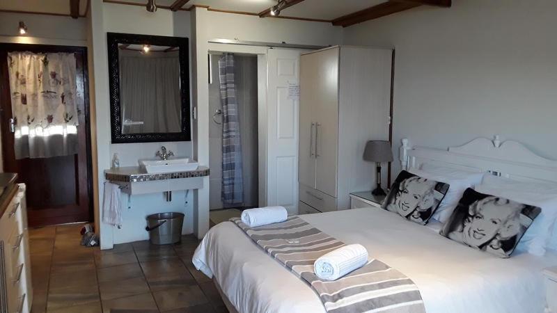 12 On Beach Guest House Saldanha Bay Buitenkant foto