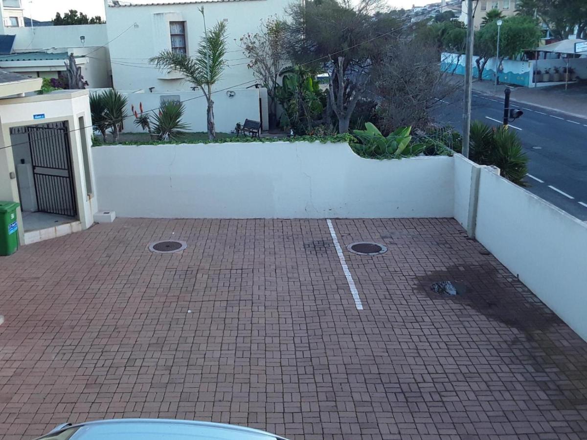 12 On Beach Guest House Saldanha Bay Buitenkant foto
