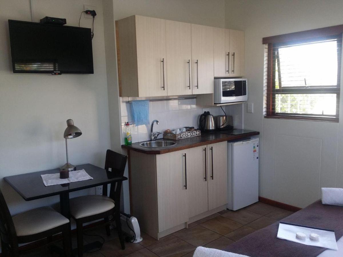 12 On Beach Guest House Saldanha Bay Buitenkant foto