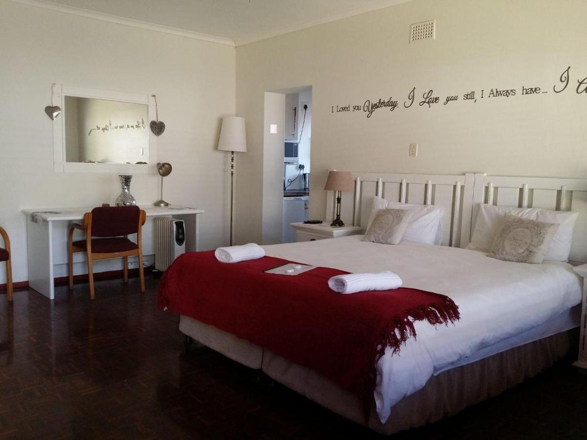 12 On Beach Guest House Saldanha Bay Buitenkant foto