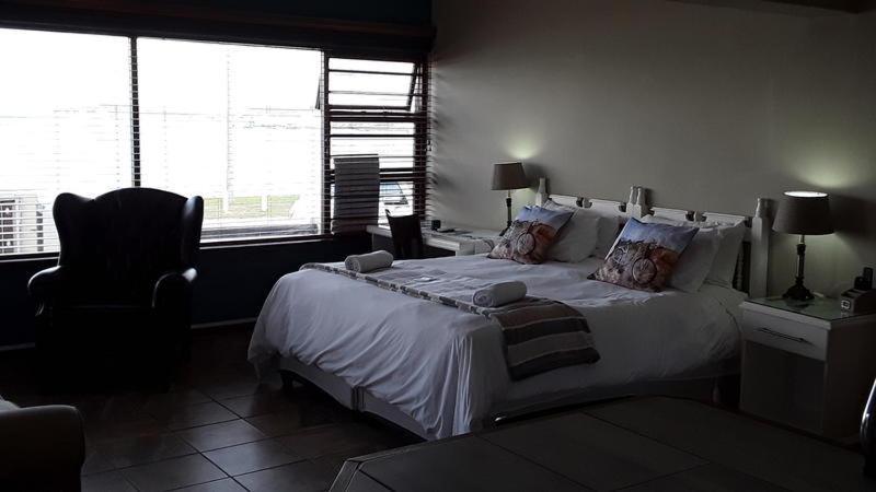 12 On Beach Guest House Saldanha Bay Buitenkant foto