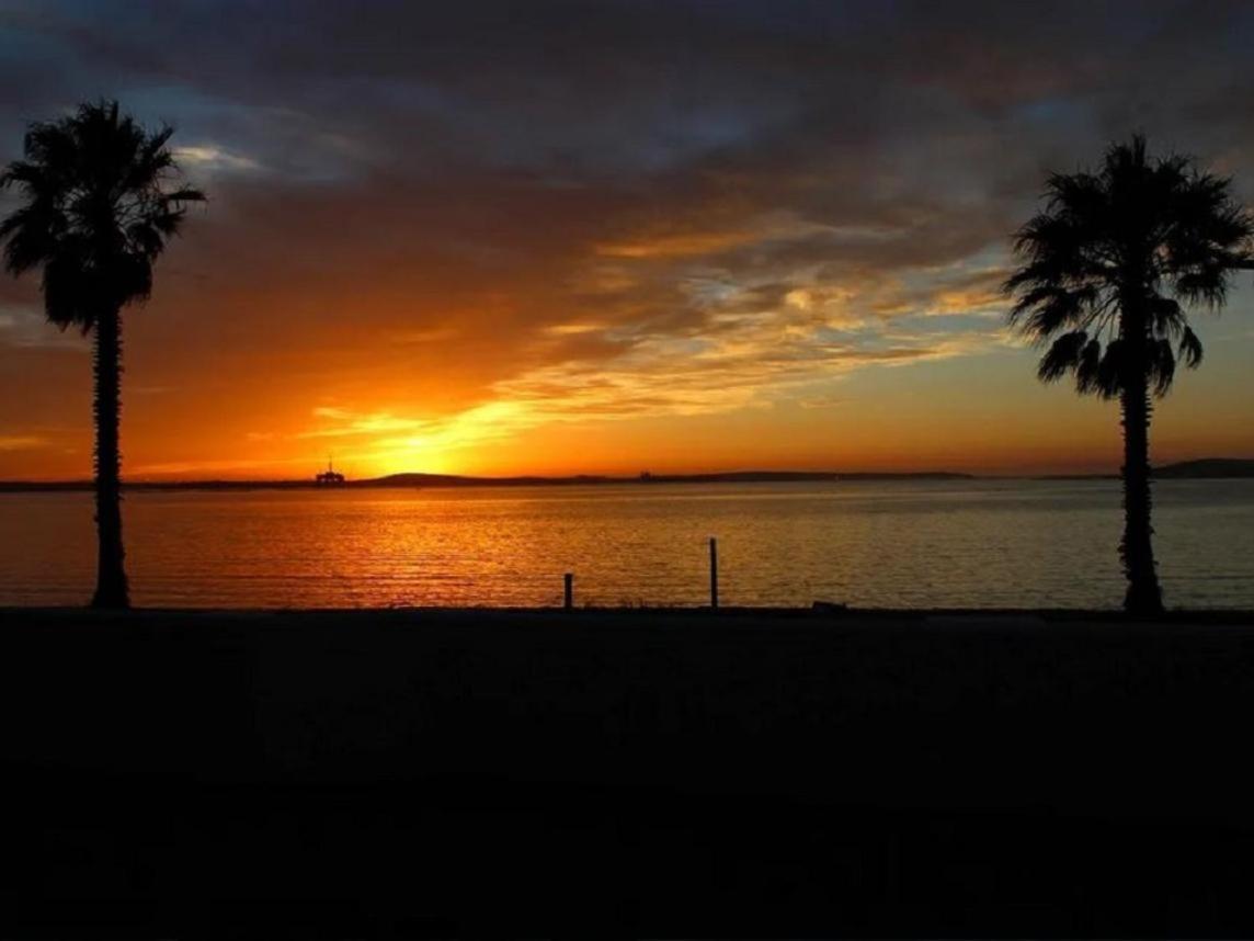 12 On Beach Guest House Saldanha Bay Buitenkant foto