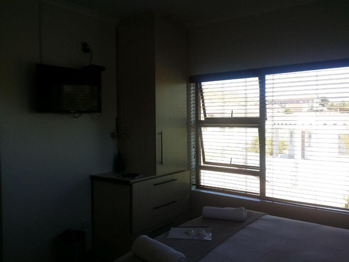 12 On Beach Guest House Saldanha Bay Buitenkant foto