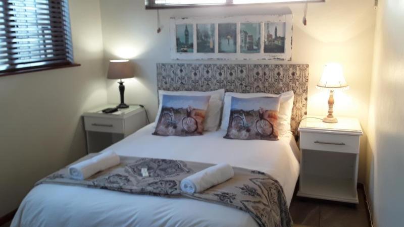 12 On Beach Guest House Saldanha Bay Buitenkant foto