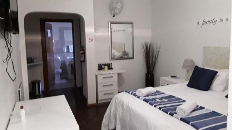 12 On Beach Guest House Saldanha Bay Buitenkant foto